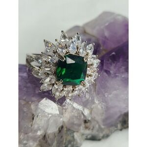Stunning  Emerald Green Crystal Cocktail Ring - Size 10